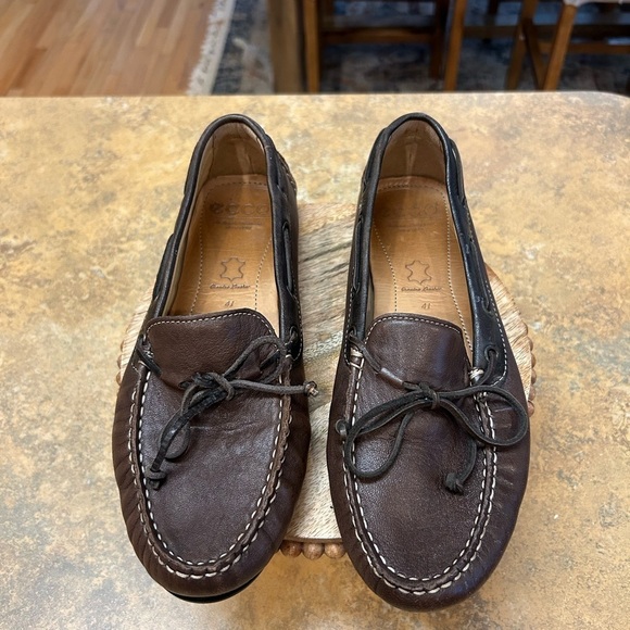 Ecco Brown Flats Comfortable Loafers - Picture 1 of 9